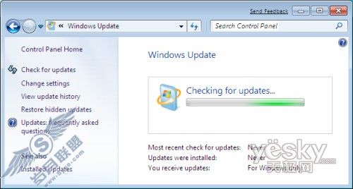 图为:Windows 7正在联网检测最新更新