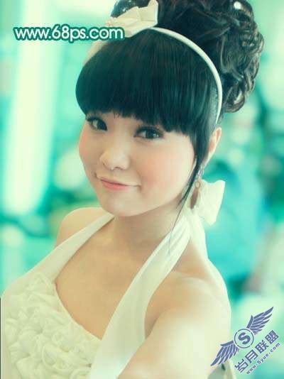 Photoshop照片处理:调出粉嫩的淡青色MM照片_