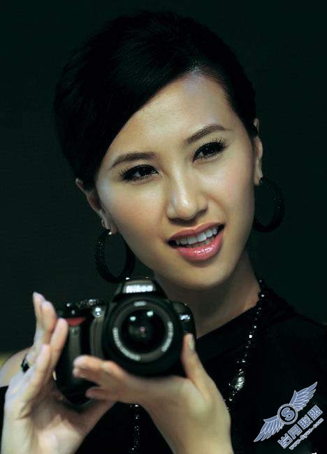 photoshop曲线三步修复偏红色的人物照片