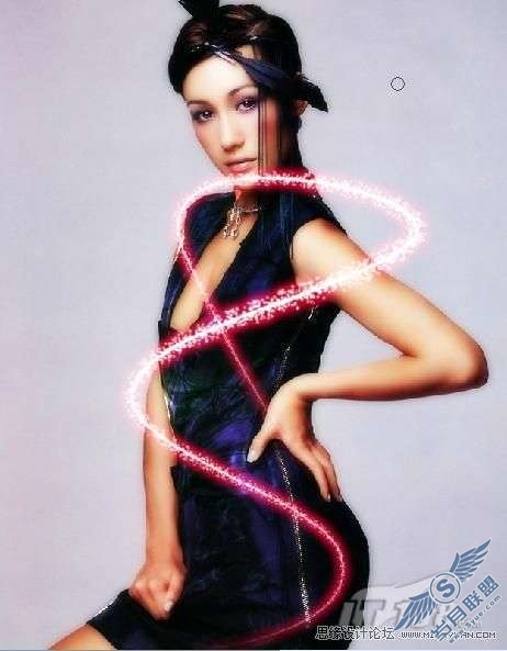 photoshop照片处理：制作绚丽环绕美女的光环效果_