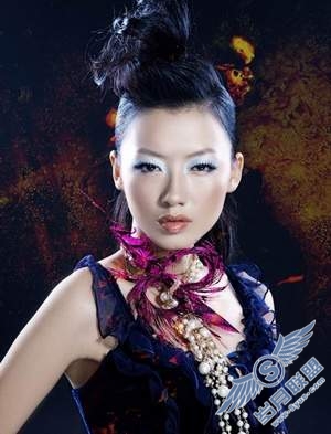 Photoshop人像照片中眼影和唇彩的修饰技法