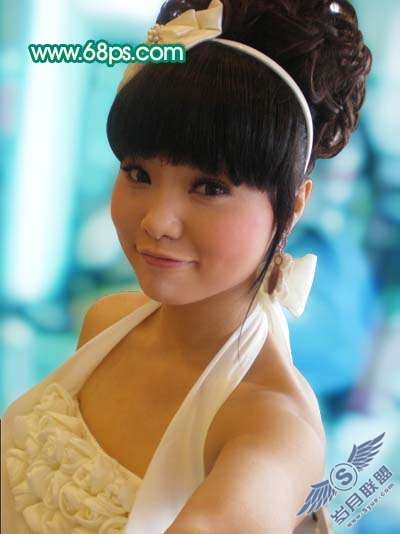 Photoshop照片处理:调出粉嫩的淡青色MM照片_