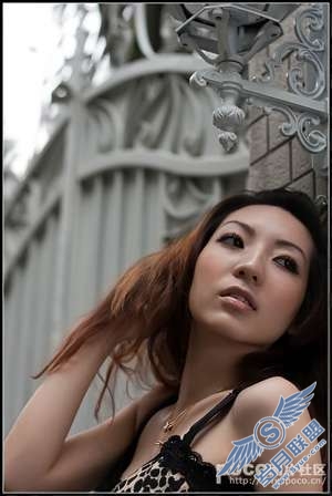 Photoshop照片处理:调出外景MM清新色调