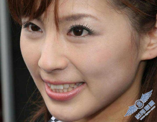 Photoshop给人物换上漂亮的睫毛和双眼皮