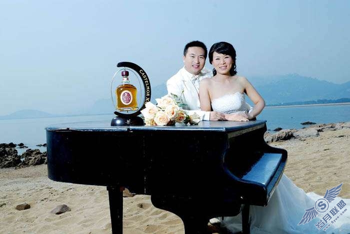 Photoshop照片处理:调色出古典淡绿色婚片效果【图】_