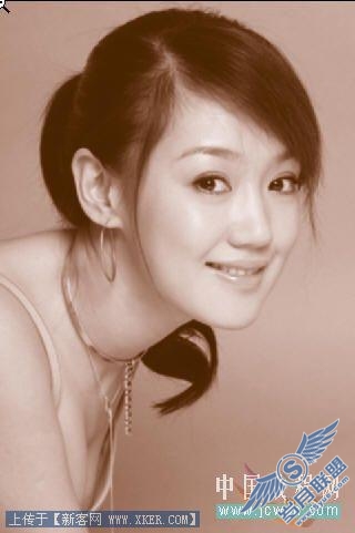 Photoshop调色教程:轻松打造MM照片朦胧双色调