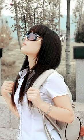 Photoshop照片处理:调色出外景照柔和的中性色美女【图】_