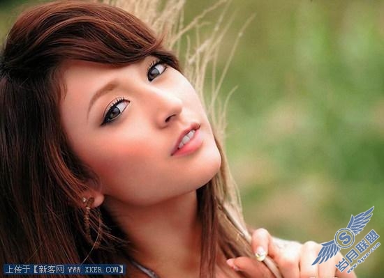 Photoshop把普通女孩变清幽美女