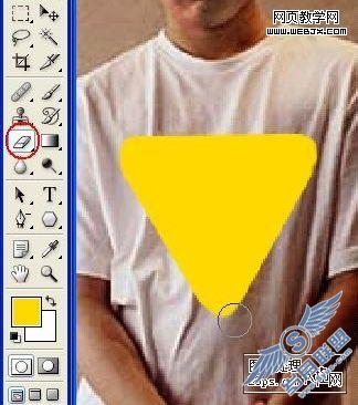 利用Photoshop给皱褶T恤添加图案