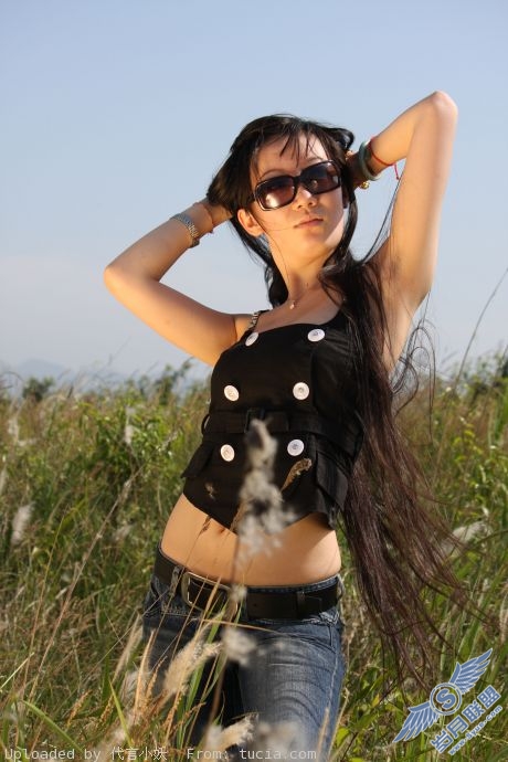 Photoshop实例教程:美女风景照片处理