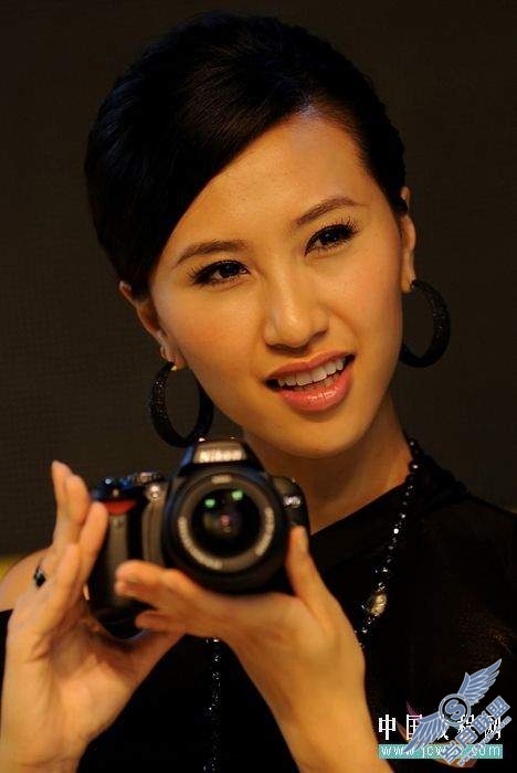 photoshop曲线三步修复偏红色的人物照片