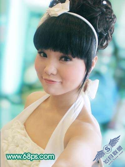 Photoshop照片处理:调出粉嫩的淡青色MM照片_