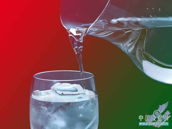 Photoshop初学者实例教程:混合选项抠出透明玻璃杯