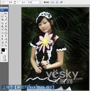 PhotoShop营造梦幻效果_神秘园中的精灵_天极设计在线整理转载