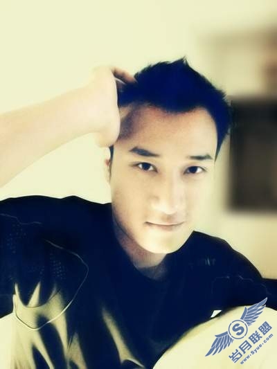 PhotoShop为<a href=http://www.syue.com/Digital/Mobile/ target=_blank class=infotextkey>手机</a>照调出怀旧黄色调