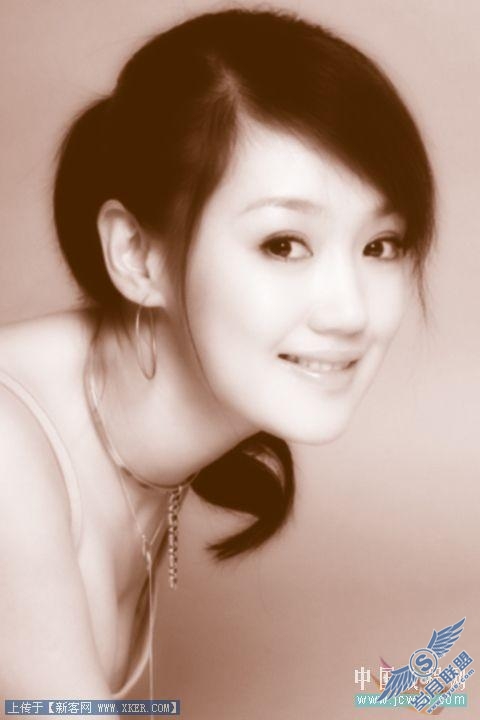 Photoshop调色教程:轻松打造MM照片朦胧双色调