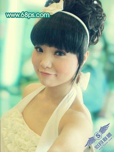 Photoshop照片处理:调出粉嫩的淡青色MM照片_