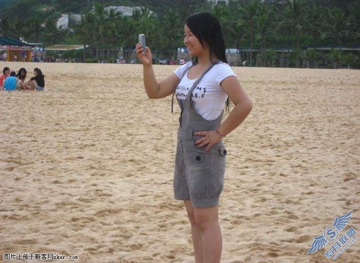 Photoshop调出偏暗外景照片的流行色