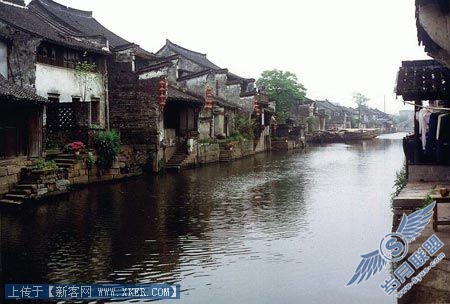 Photoshop把江南水乡变淡彩水墨画