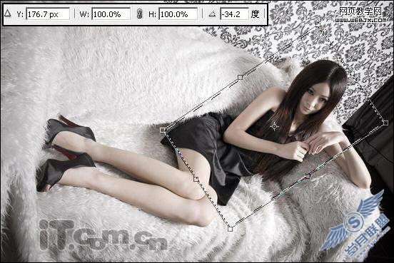 Photoshop变换选区拼接长发性感美女照片