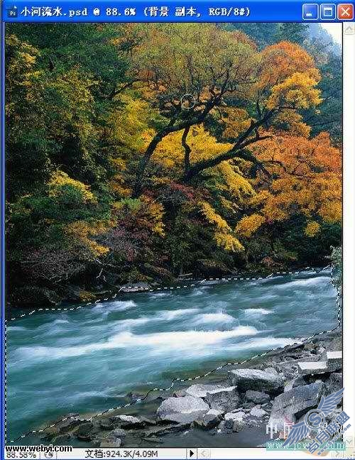 Photoshop教程:静态风景照变动态流水效果