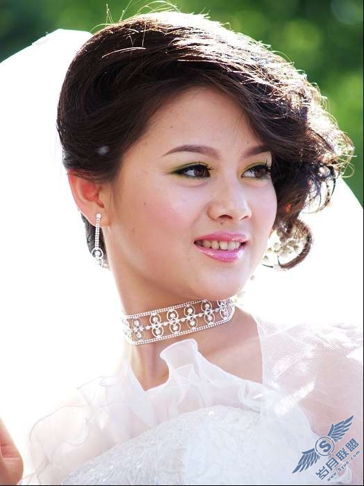 Photoshop磨皮教程:处理处美白新娘婚纱照片【图】_