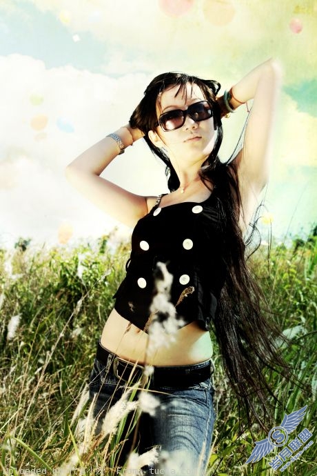 Photoshop实例教程:美女风景照片处理