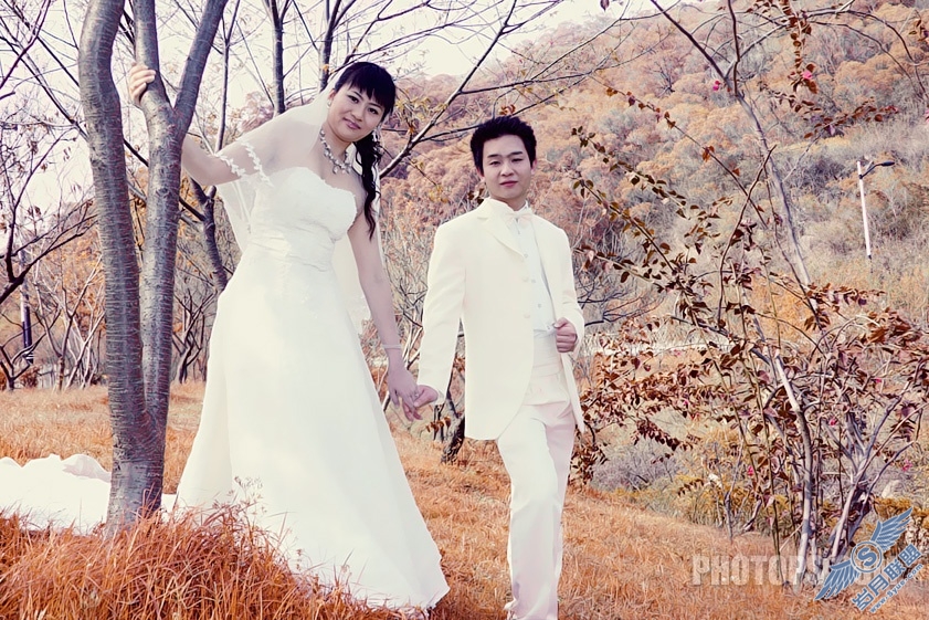 photoshop简单把夏日婚照变为意境秋