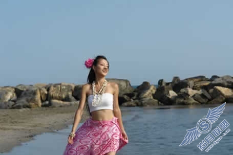 Photoshop调出海景照片偏暗的青黄色