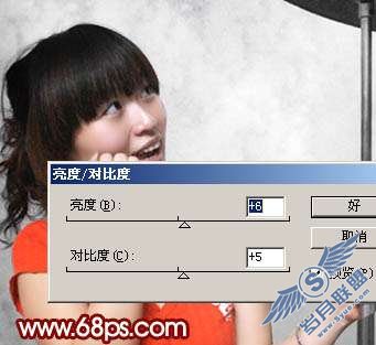 Photoshop照片处理:调色出红灰色人物照【图】_新客网