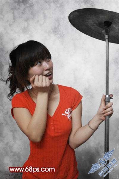 Photoshop照片处理:调色出红灰色人物照【图】_新客网