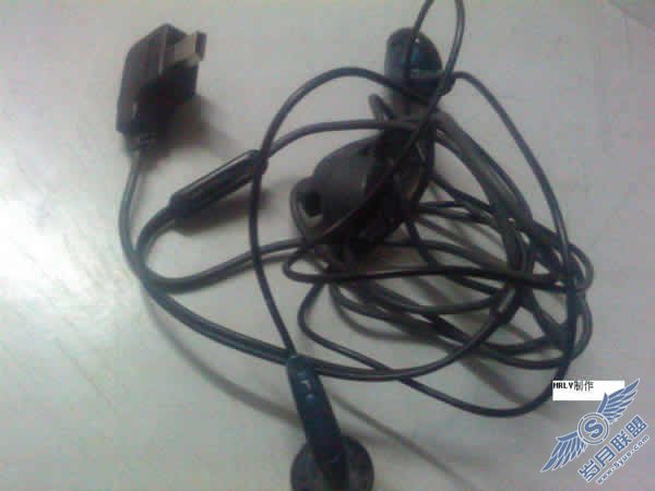 自己DIY华硕P565<a href=http://www.syue.com/Digital/Mobile/ target=_blank class=infotextkey>手机</a>耳机