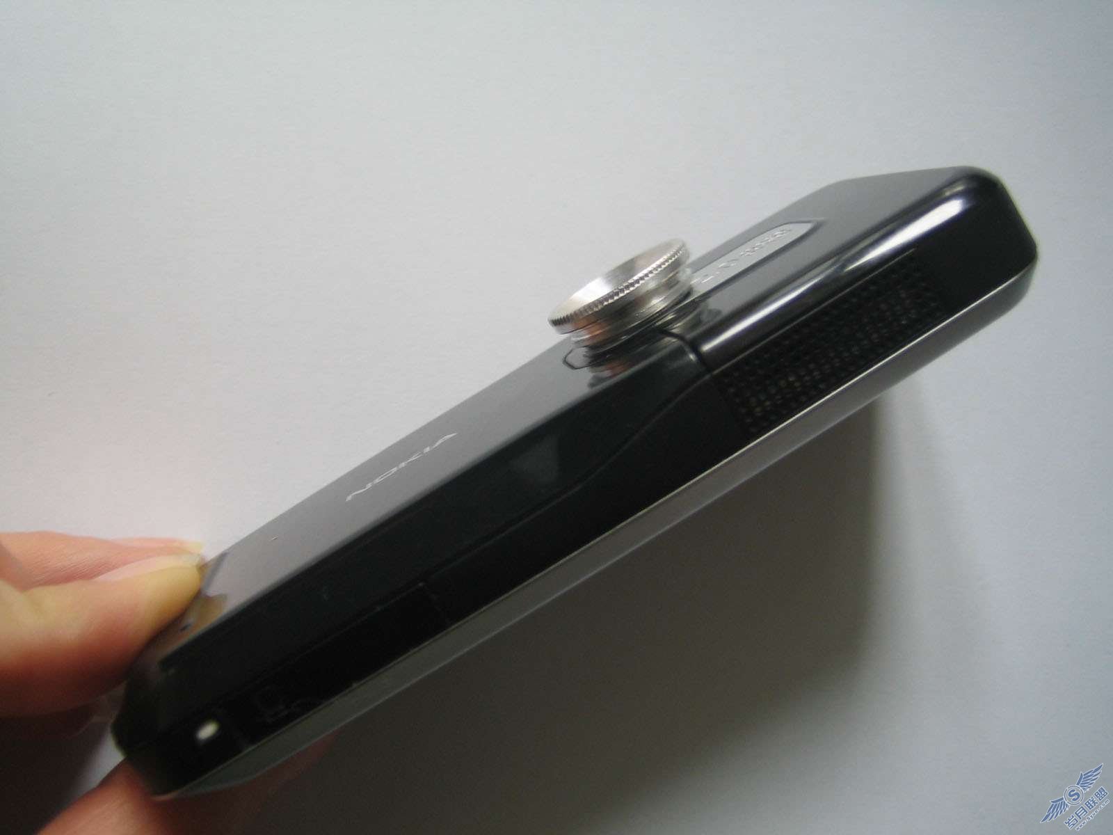 诺基亚<a href=http://www.syue.com/Digital/Mobile/ target=_blank class=infotextkey>手机</a>加夏浪M20<a href=http://www.syue.com/Digital/Mobile/ target=_blank class=infotextkey>手机</a>微距镜识别火车票二维码【图】_新客网