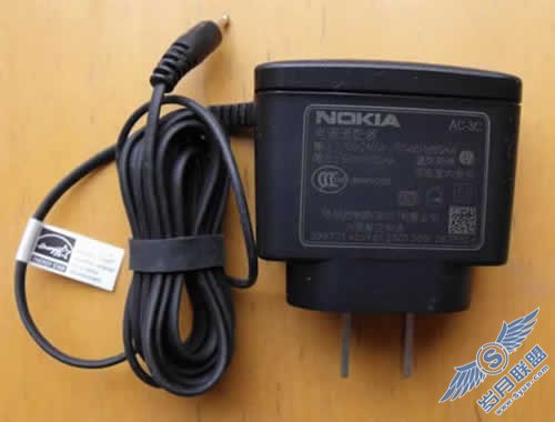N95绝配!史上最便携充电器 AC-5U 性能介绍及真伪鉴别