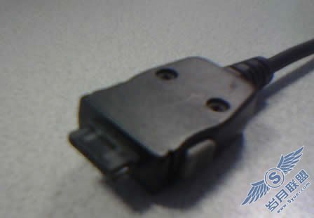 三星X199、X799等手机充电器可以给天语E68充电