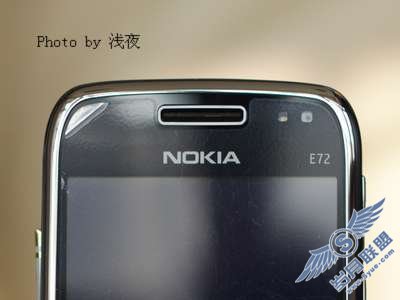 全键盘商务<a href=http://www.syue.com/Digital/Mobile/ target=_blank class=infotextkey>手机</a>新贵诺基亚E72评测——外观篇【图】_