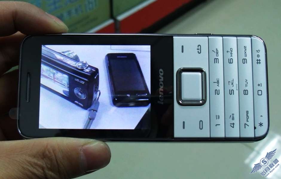 联想P50智音<a href=http://www.syue.com/Digital/Mobile/ target=_blank class=infotextkey>手机</a>量产版简评【图】_