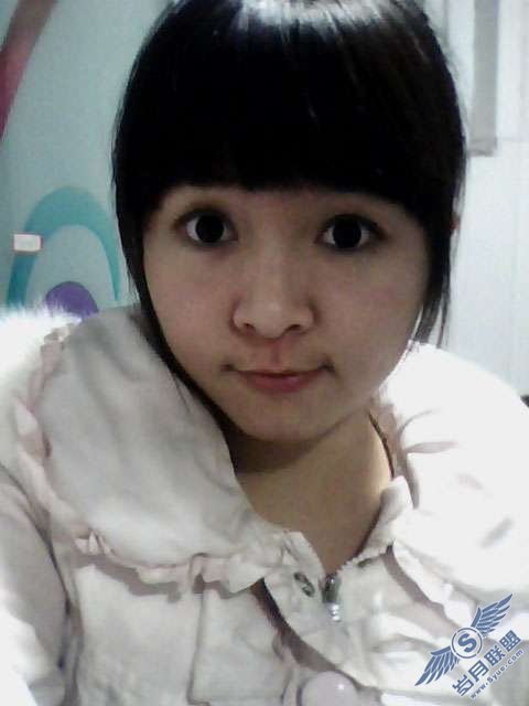 Photoshop把模糊<a href=http://www.syue.com/Digital/Mobile/ target=_blank class=infotextkey>手机</a>照片制成清晰的手绘效果