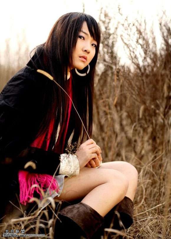 Photoshop照片处理:调出美女外景照片的冷艳色调