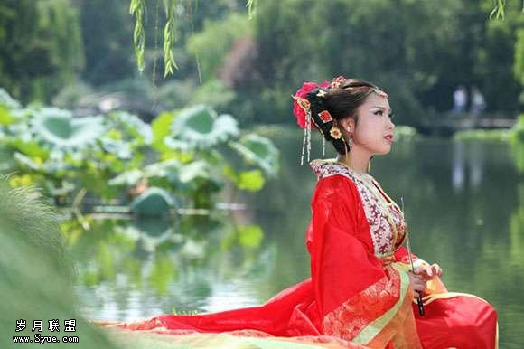 Photoshop照片处理:制作古典美女唯美色调