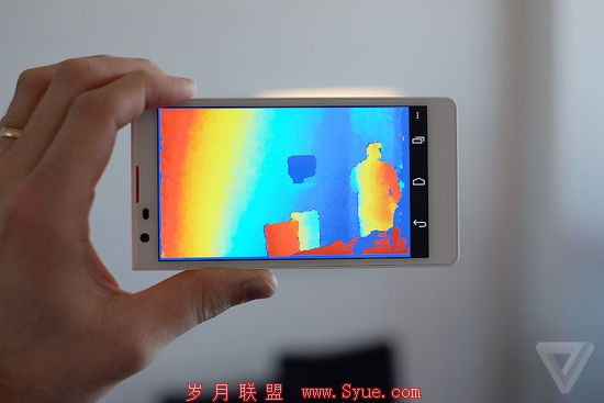 谷歌<a href=http://syue.com/Digital/ target=_blank class=infotextkey>硬件</a>帝国:从无人驾驶车到智能隐形眼镜