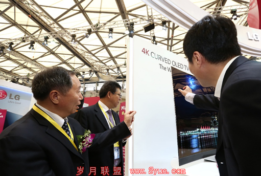 展现无限色彩 只需4张信用卡的厚度——LG OLED电视成高端电视市场赢家-241.png