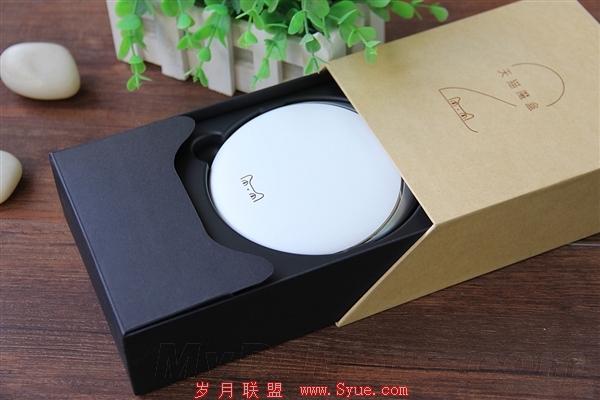 最漂亮的电视盒子!天猫魔盒2图赏