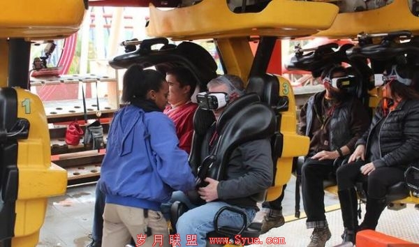 一个普通人的VR过山车经历:我感觉灵魂快被抽离了